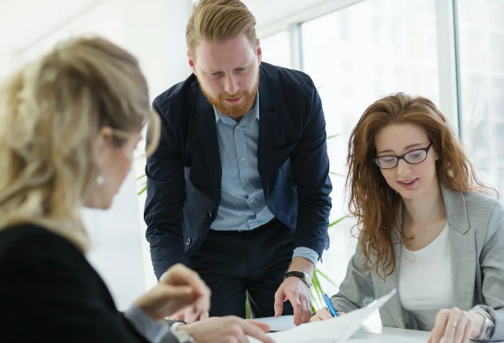 Innovative Online Methods to Expand Small Business Presence and Influence