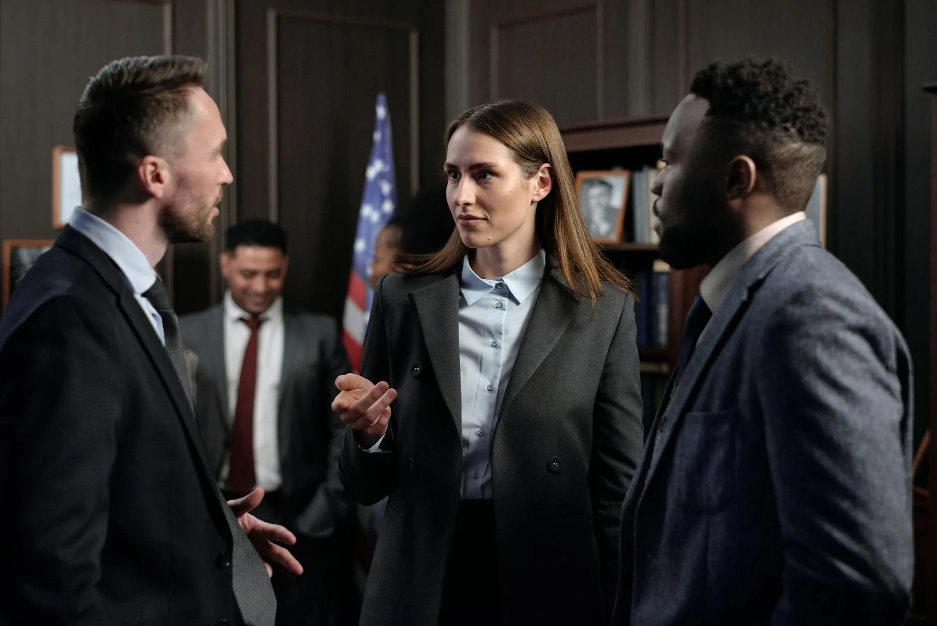 The Importance of Effective Communication Between Protectee and The Executive Protection Team – BODYGUARDS TODAY