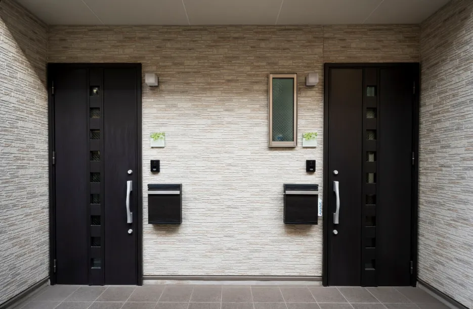 Flush Doors: A Durable Option for High-Traffic Areas