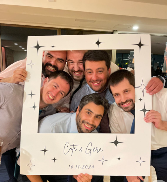 Rent Photo Booth: Cheap options that still feel worth using