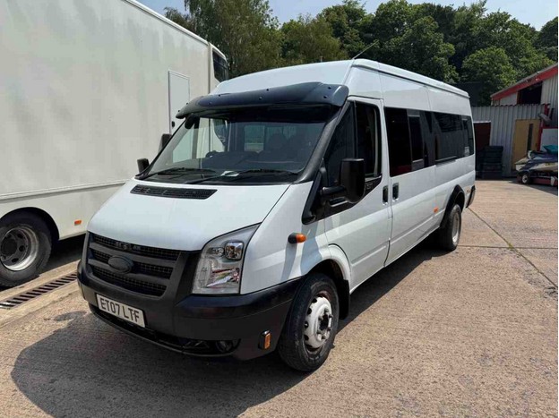 Commercial Resprays Telford: Keep Your Fleet Looking Professional