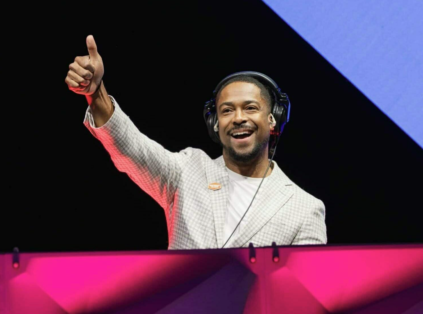 The Voice Behind the Spotlight: Why Hiring a Corporate Event Emcee in Las Vegas Elevates Your Event