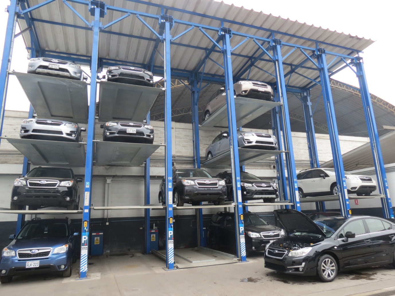 Triple stacker car lift for sale: vertical car park lifts systems for urban parking spaces