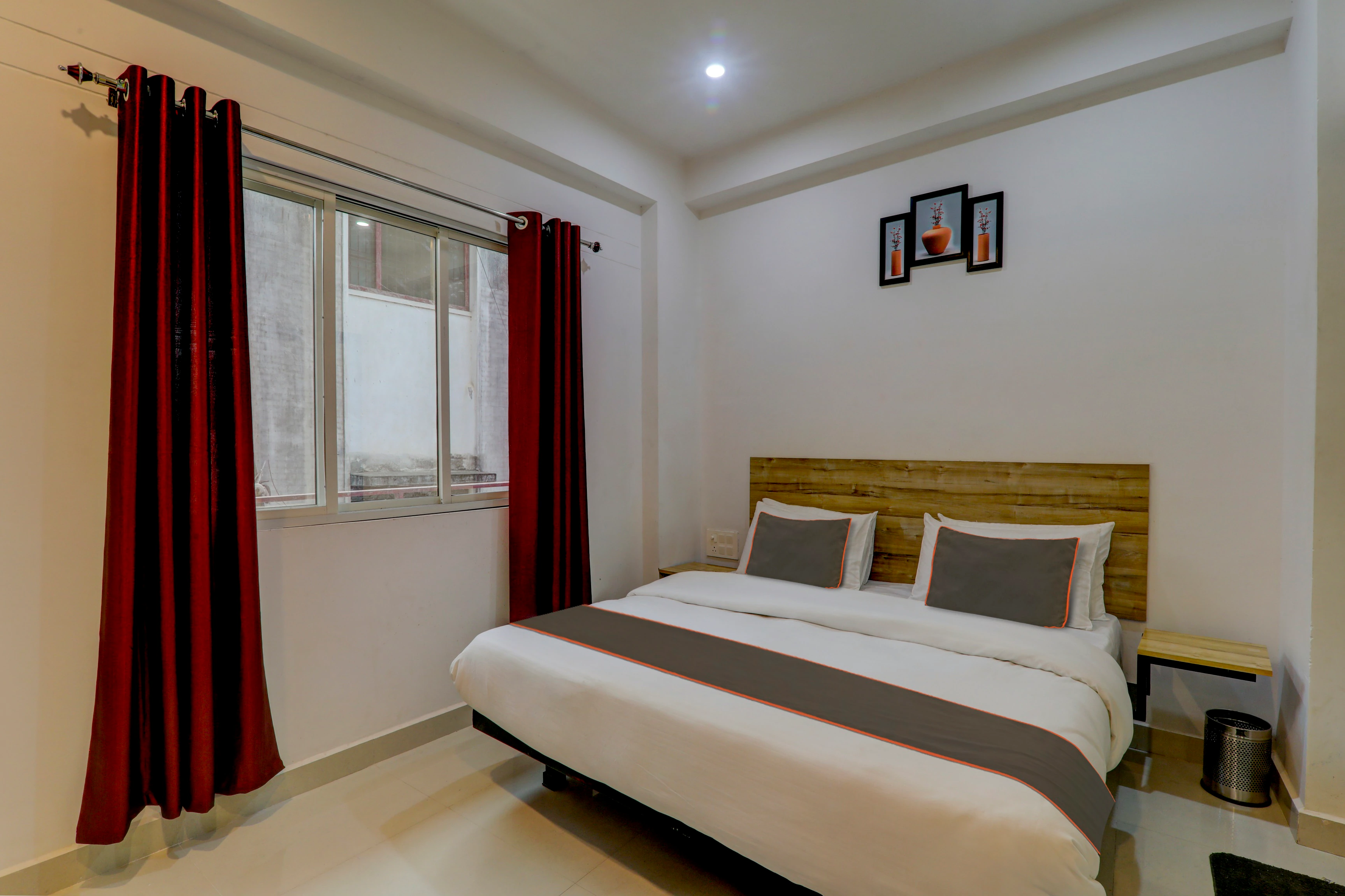 Where to stay in Gorakhpur near the railway station, airport and city centre?