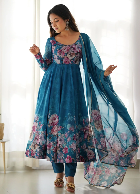 How to Style Anarkali Suits and Blue Salwar Kameez for Every Occasion