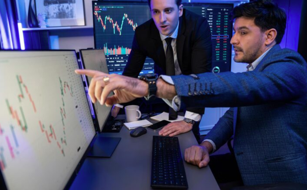 How MetaTrader 4 Helps Traders Manage Risk and Protect Their Capital