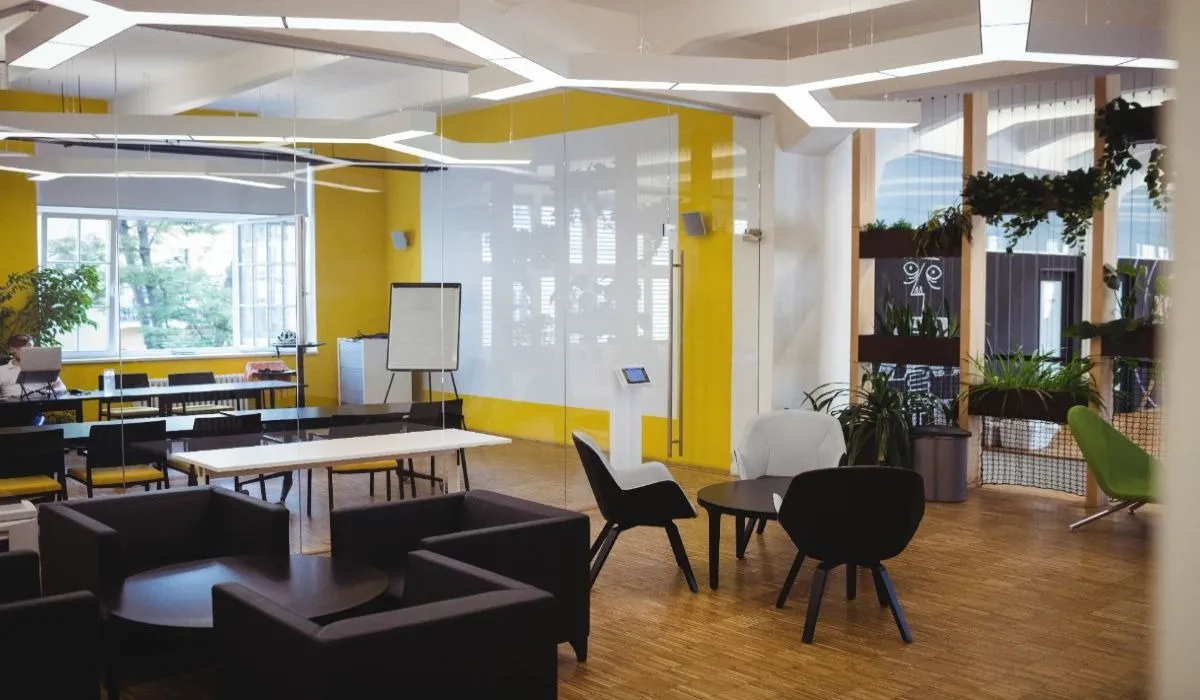 Office interior designer in Noida delivering modern office spaces