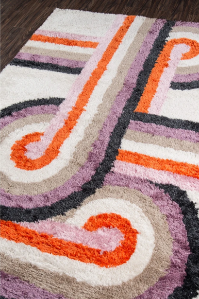 How to Choose Rugs for High-Traffic Living Spaces Without Sacrificing Style