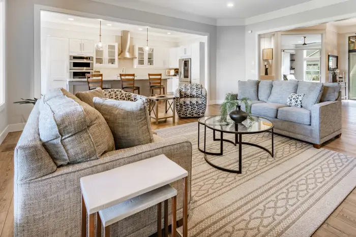 How Lighting, Flooring, and Wall Colors Influence the Look of Minimal Rugs How Lighting, Flooring, and Wall Colors Influence the Look of Minimal Rugs
