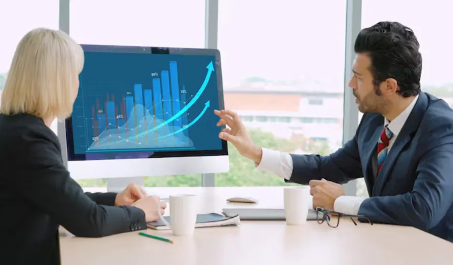 How Simple Demand Forecasts Improve Stock Decisions