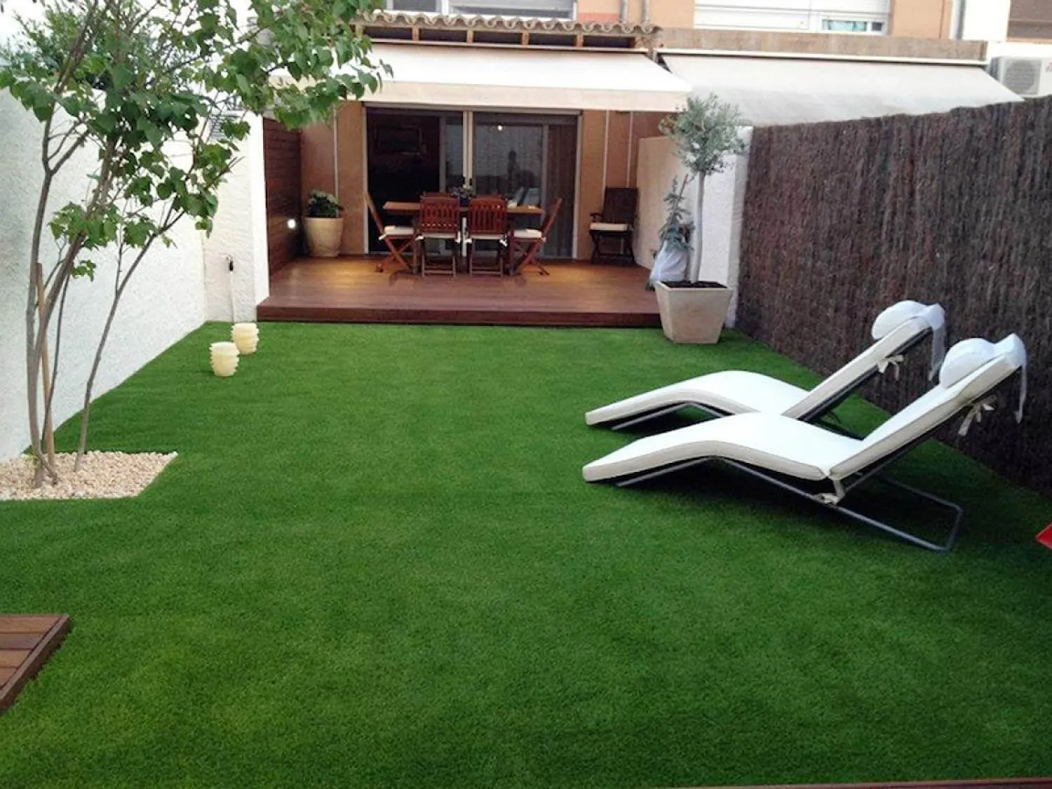 Artificial Grass Carpets, Modern Rugs, and Area Rugs in Abu Dhabi: A Complete Comparison Artificial Grass Carpets, Modern Rugs, and Area Rugs in Abu Dhabi: A Complete Comparison