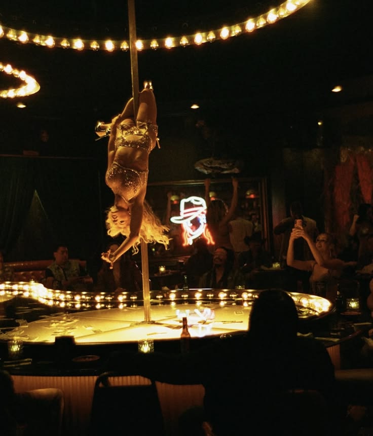 How to Enjoy Las Vegas Nightlife While Keeping Your Evening Well Organized