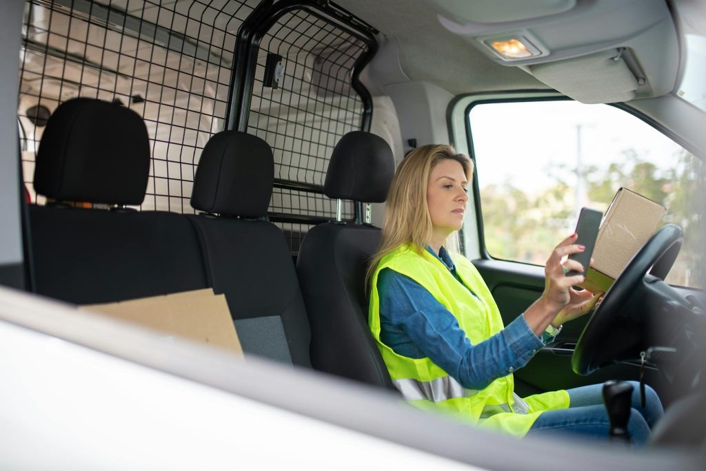 Smart Courier Tracking Tips For Finding Parcel Status Delivery Progress And Shipment Updates