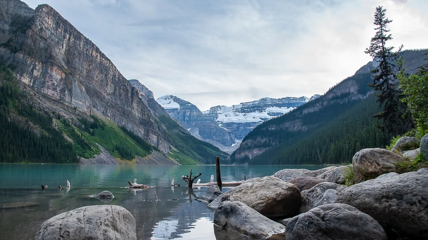 Tips for Capturing Creative Images While on Vacation | Photzy