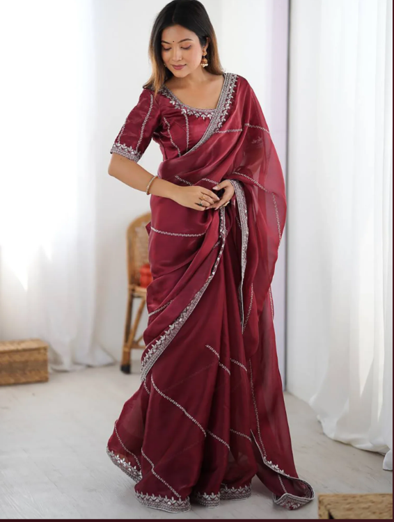 Maroon Sarees for Evening Events: Choosing the Right Finish and Style Maroon Sarees for Evening Events: Choosing the Right Finish and Style