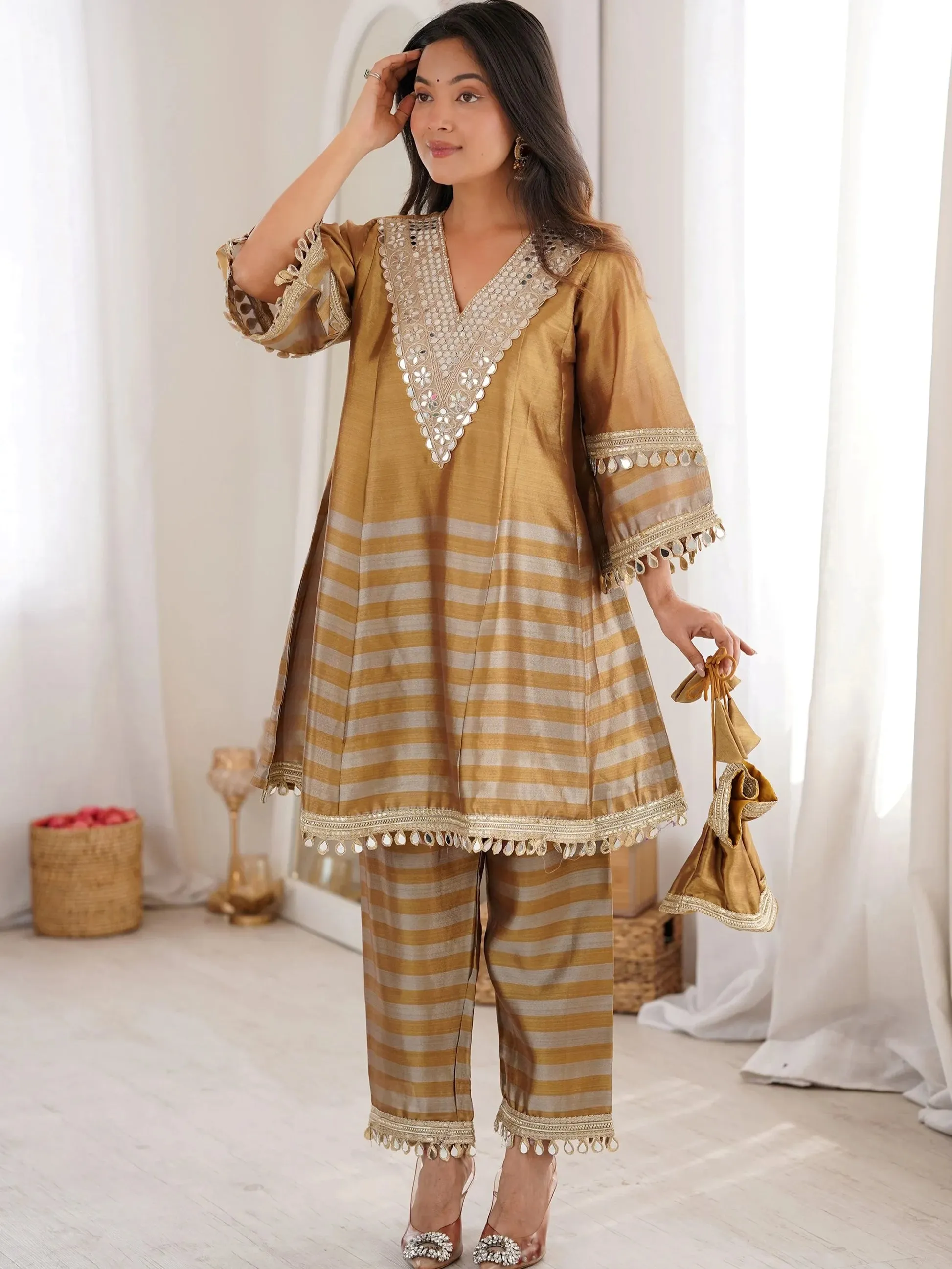 Stunning Golden Mirror Work Tissue Co-Ord Set With Batwa