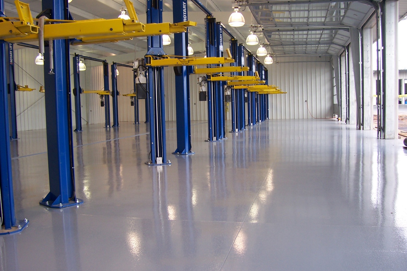 How to Plan a Charleston Garage Floor Around the Whole Space