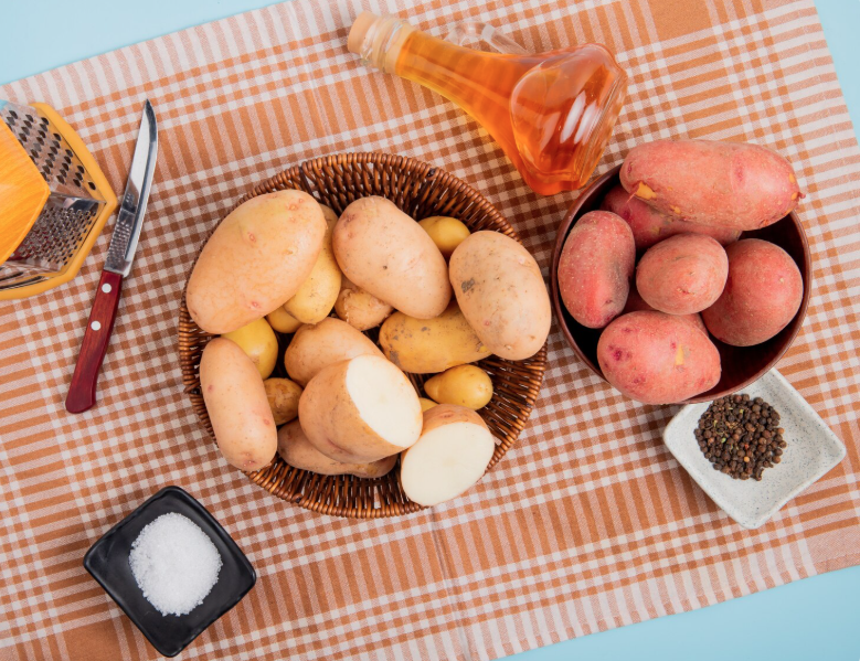 What’s The Difference Between Floury, Waxy, And All-Purpose Potatoes? What’s The Difference Between Floury, Waxy, And All-Purpose Potatoes?