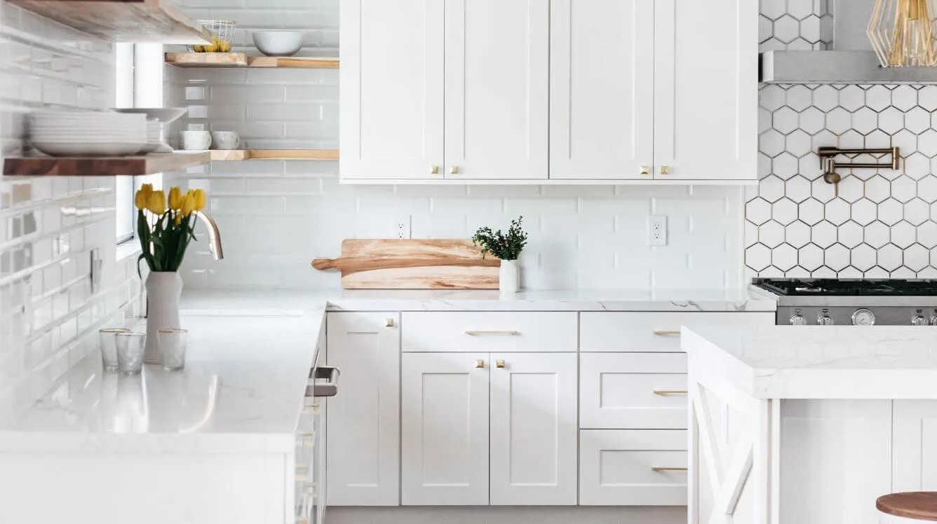 Roman Blinds, Stair Carpet and Kitchen Cabinets in Dubai: A Practical Buying Guide Roman Blinds, Stair Carpet and Kitchen Cabinets in Dubai: A Practical Buying Guide