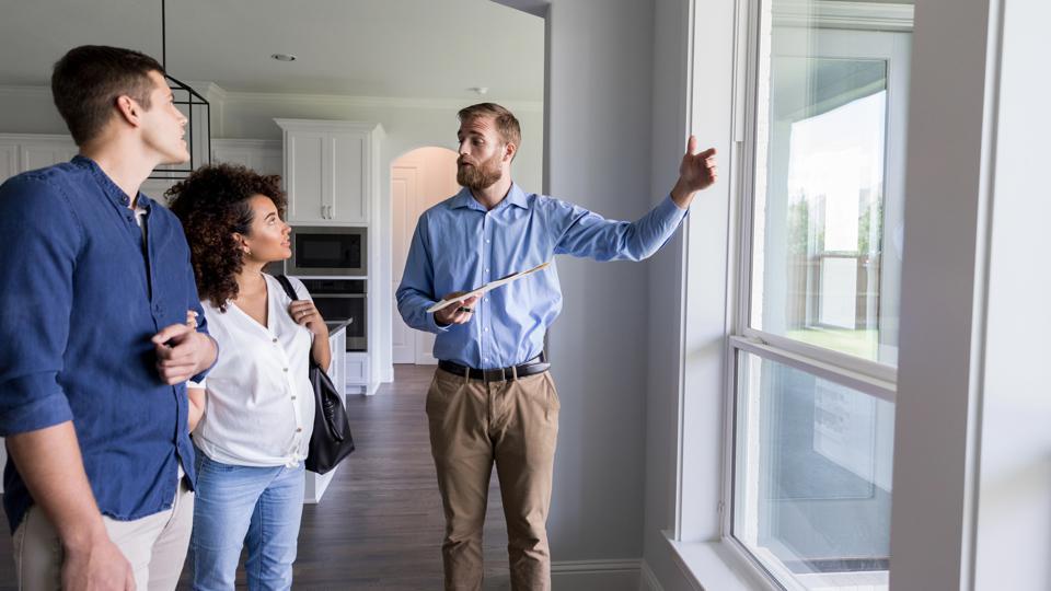 How to Choose the Right Real Estate Professional When Moving or Buying a Home in the USA