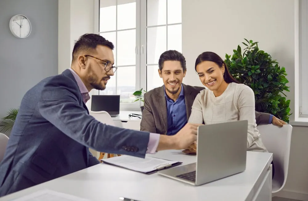 Understanding Auto Insurance Franchise Costs | Freeway Franchise