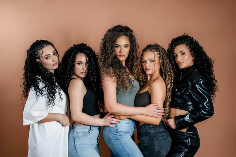 5 Fashion-Forward Ways to Style Premium Burmese Curly Hair Bundles-onychair