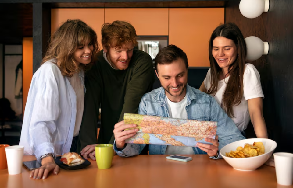 Navigating Weekend Crowd Differences Versus Weeknight Atmosphere Options