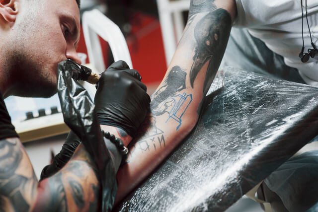 What to Look for Before Choosing a Tattoo or Piercing Studio
