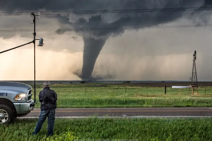 Why Storm-Chasing Travel Rewards Curiosity More Than a Checklist