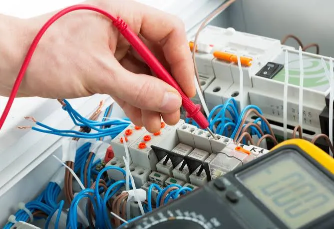 5 Signs It's Time to Upgrade Your Home's Electrical Panel