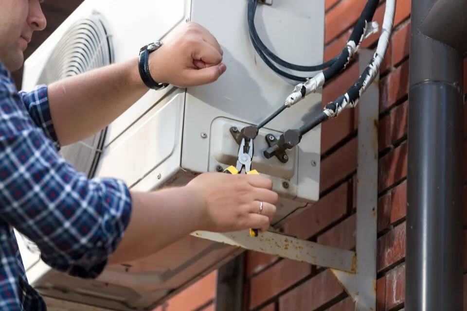 Common HVAC Contractor Services to Consider in Winter